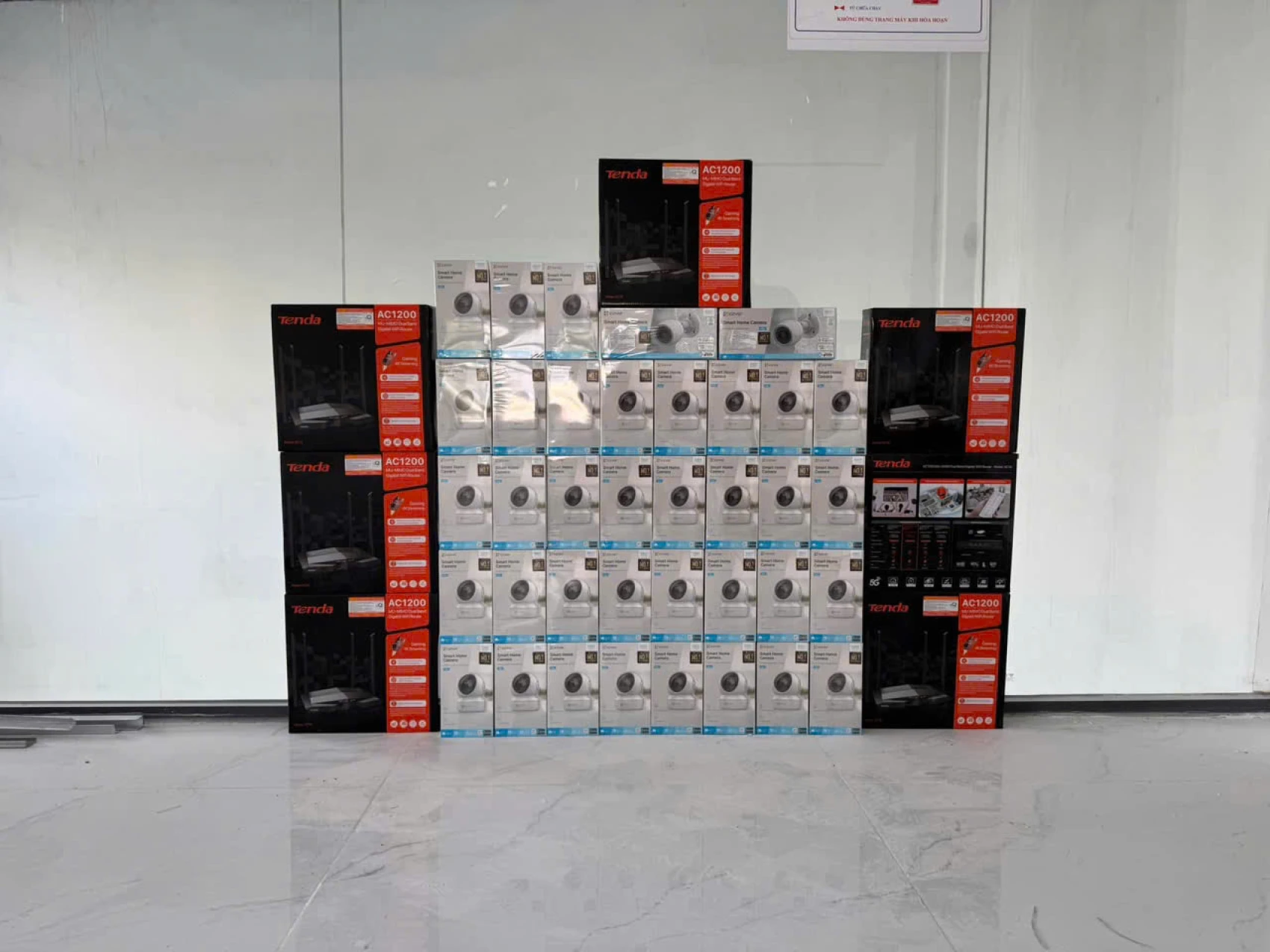 Tìm hiểu cách lắp đặt camera an ninh một cách dễ dàng với hướng dẫn chi tiết từ A đến Z. Bao gồm các bước chuẩn bị, cài đặt, và tối ưu hóa hệ thống camera để đảm bảo an toàn cho gia đình hoặc doanh nghiệp của bạn.